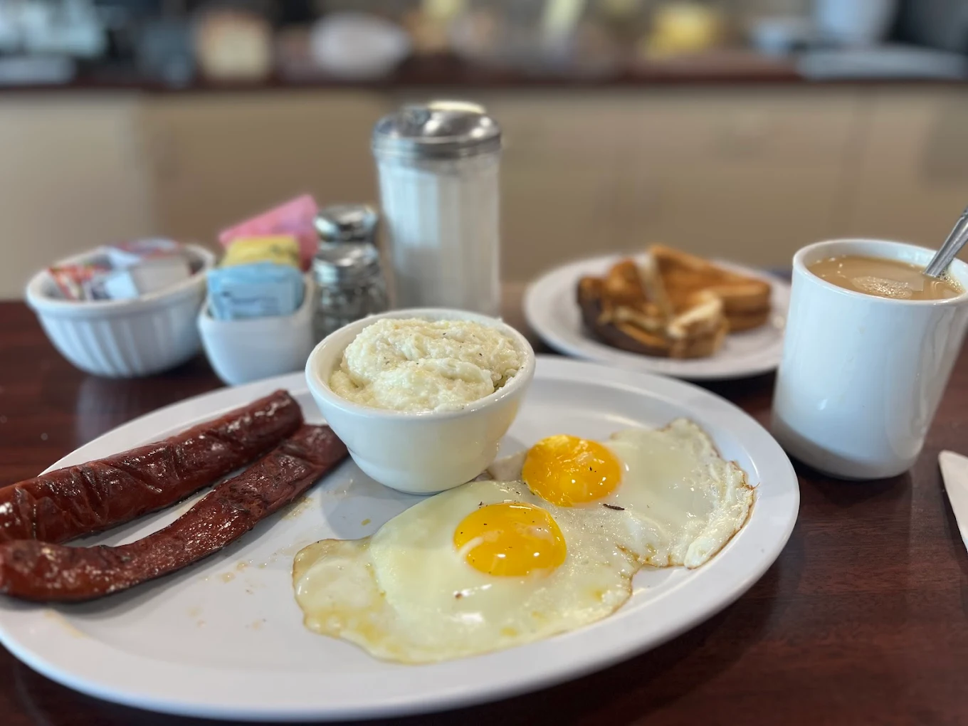 Eggs, Sausage & Grits
